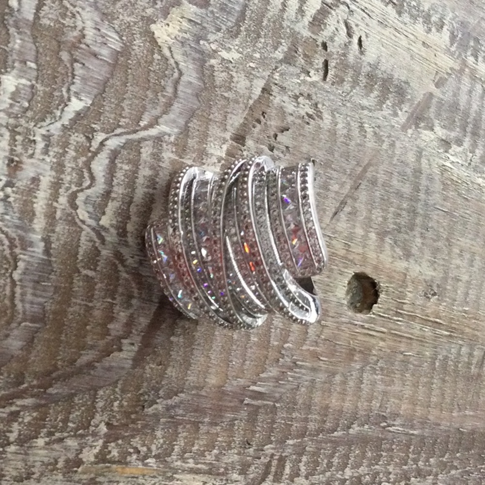 Gorgeous silver statement ring!!